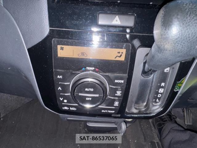 Nissan ROOX 2012-07 8527166-19