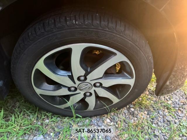 Nissan ROOX 2012-07 8527166-4