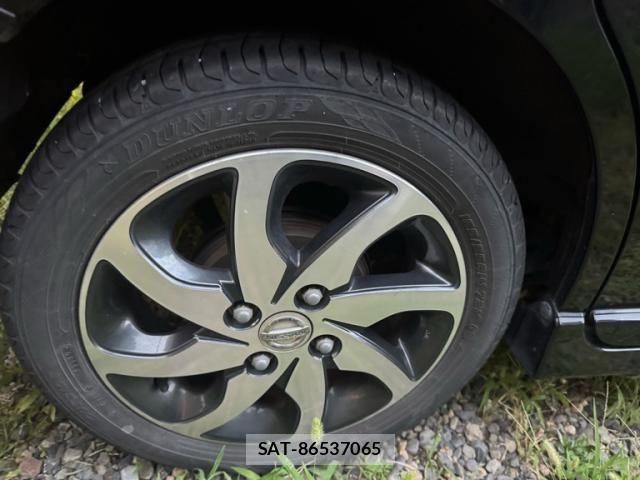 Nissan ROOX 2012-07 8527166-5