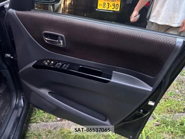 Nissan ROOX 2012-07 8527166-8