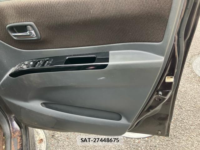 Nissan ROOX 2010-01 8527165-6