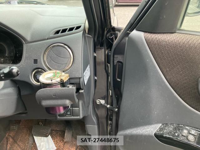 Nissan ROOX 2010-01 8527165-7