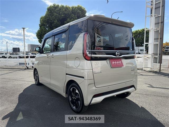 Nissan ROOX 2022-08 8527158-7