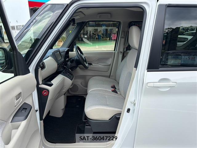 Nissan ROOX 2024-04 8527143-11