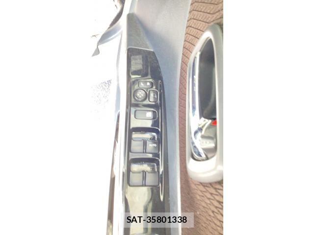 Nissan ROOX 2012-11 8563447-13