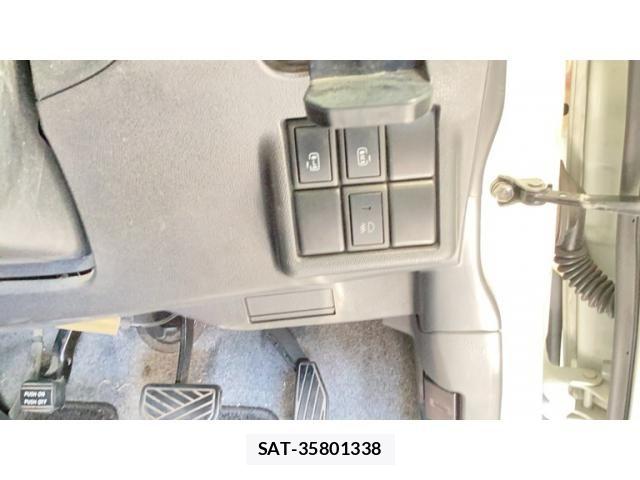 Nissan ROOX 2012-11 8563447-14
