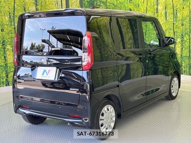 Nissan ROOX 2022-03 8563434-17