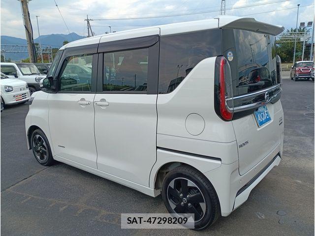 Nissan ROOX 2023-01 8563442-5