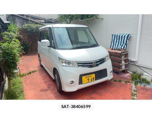 Nissan ROOX 2011-08 8563450-1
