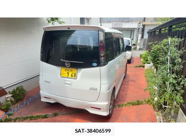 Nissan ROOX 2011-08 8563450-4