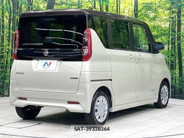 Nissan ROOX 2022-07 8628718-16
