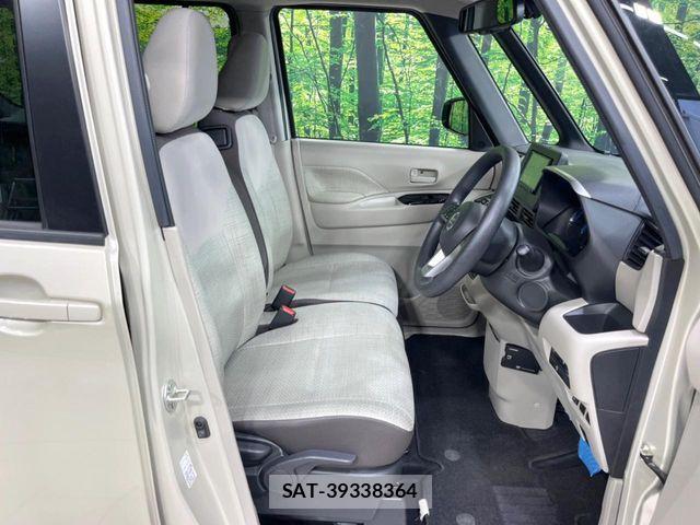 Nissan ROOX 2022-07 8628718-7