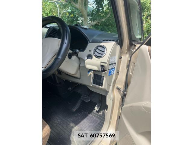 Nissan ROOX 2010-03 8661355-12