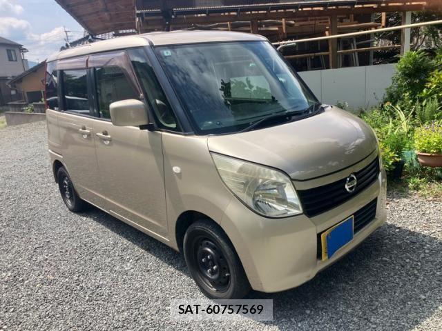 Nissan ROOX 2010-03 8661355-1