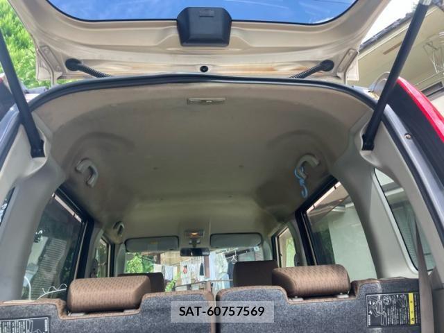 Nissan ROOX 2010-03 8661355-7