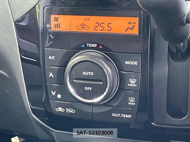 Nissan ROOX 2012-02 8666850-3