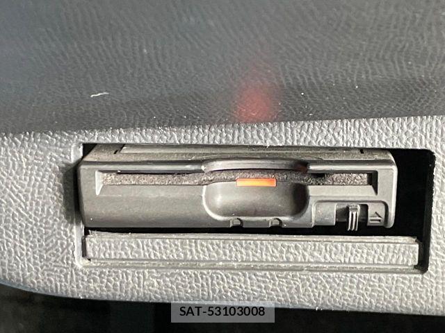 Nissan ROOX 2012-02 8666850-4