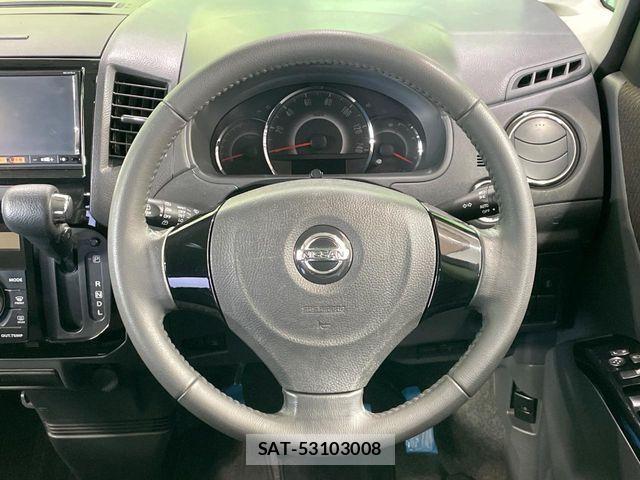 Nissan ROOX 2012-02 8666850-6