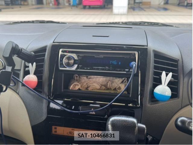 Nissan ROOX 2010-04 8661356-12