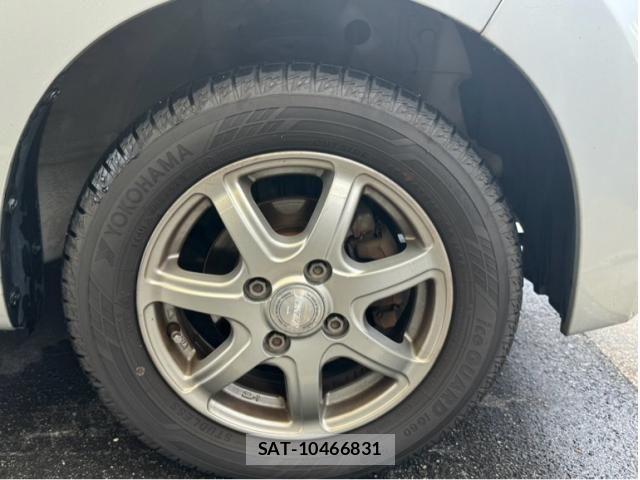 Nissan ROOX 2010-04 8661356-4