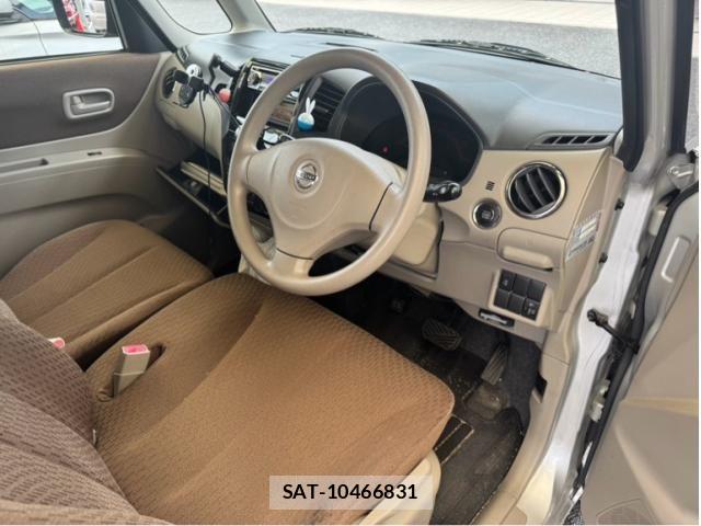 Nissan ROOX 2010-04 8661356-8