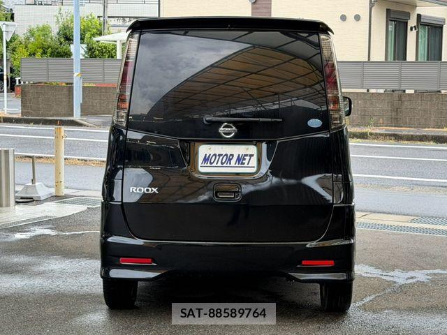 Nissan ROOX 2012-02 8661350-18