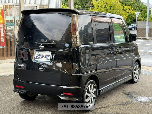 Nissan ROOX 2012-02 8661350-1