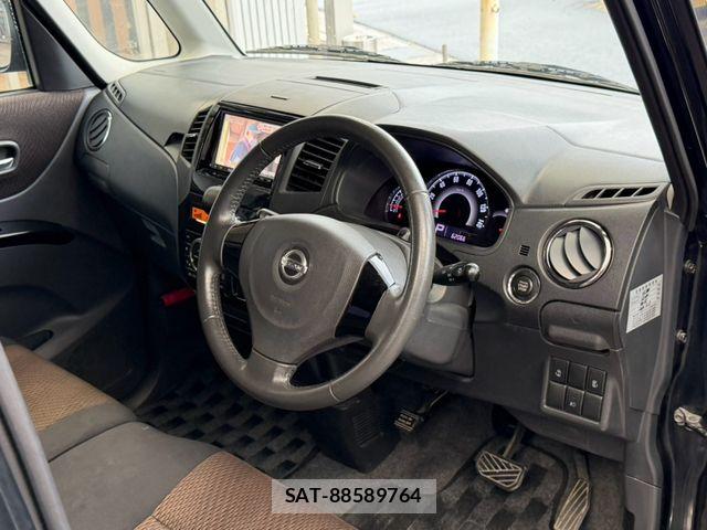 Nissan ROOX 2012-02 8661350-25