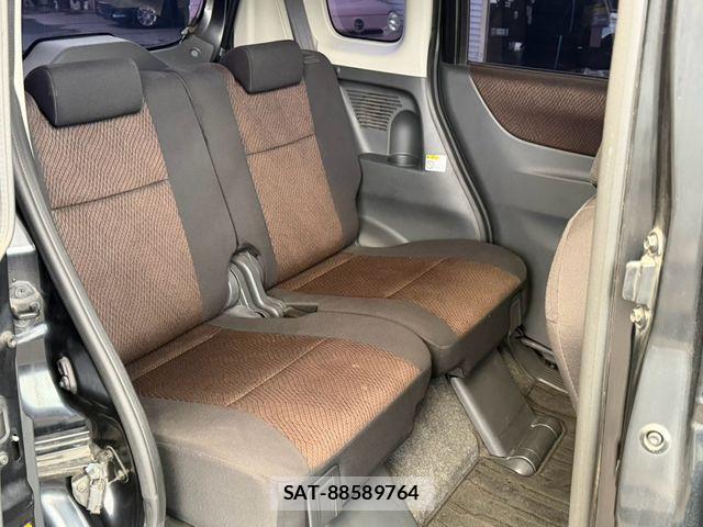 Nissan ROOX 2012-02 8661350-27