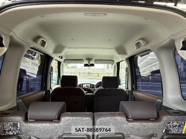 Nissan ROOX 2012-02 8661350-5