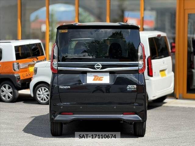 Nissan ROOX 2023-11 8686465-13