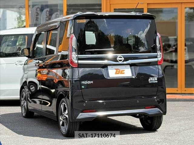 Nissan ROOX 2023-11 8686465-14