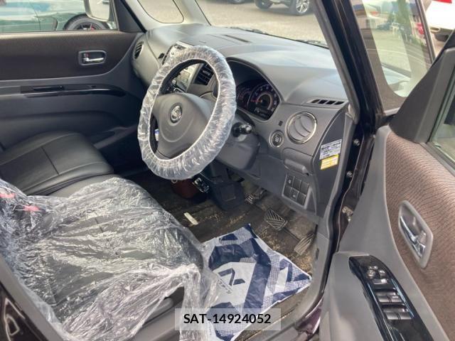 Nissan ROOX 2010-05 8686477-9