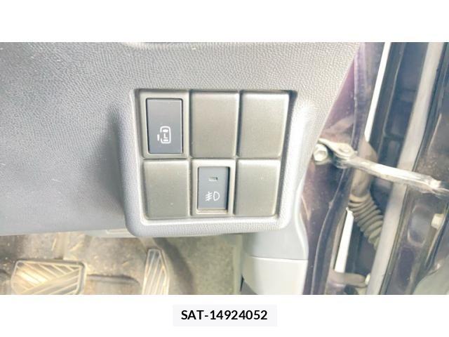 Nissan ROOX 2010-05 8686477-16