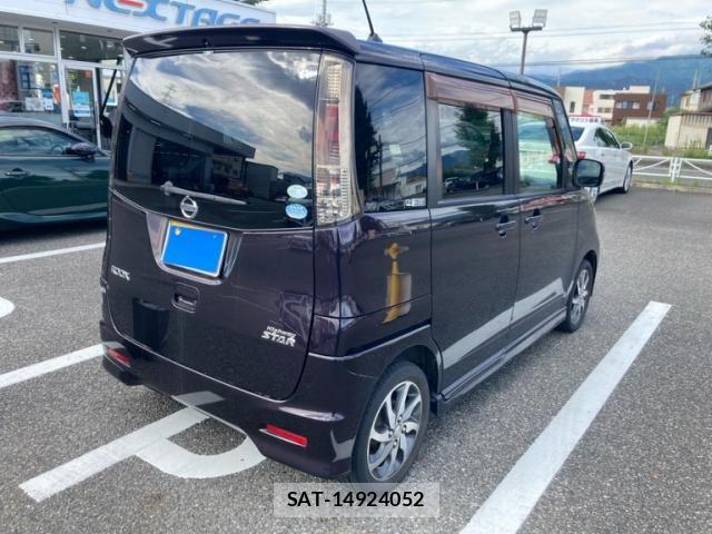 Nissan ROOX 2010-05 8686477-2