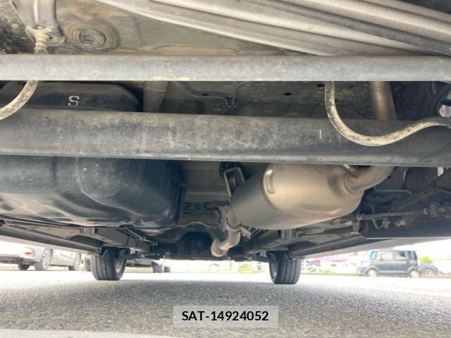 Nissan ROOX 2010-05 8686477-6