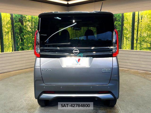 Nissan ROOX 2023-10 8686469-14