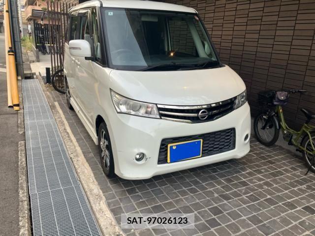 Nissan ROOX 2012-01 8686473-0