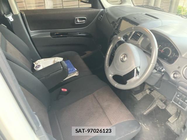 Nissan ROOX 2012-01 8686473-10