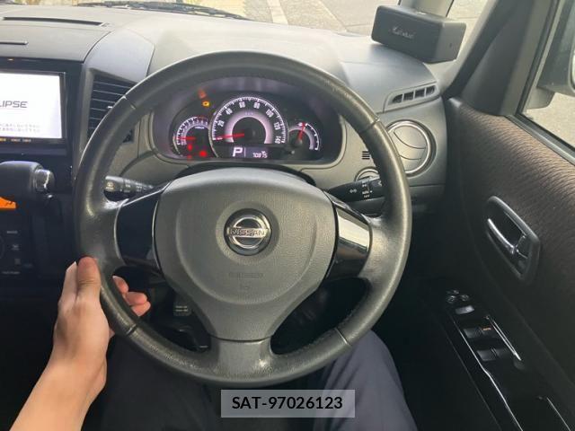 Nissan ROOX 2012-01 8686473-11