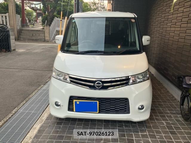 Nissan ROOX 2012-01 8686473-1