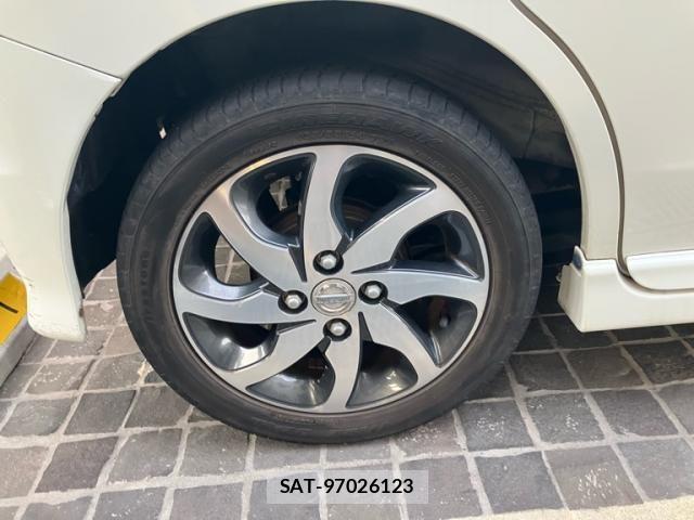 Nissan ROOX 2012-01 8686473-5