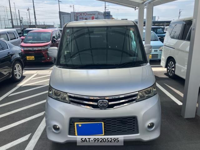Nissan ROOX 2012-07 8686476-0