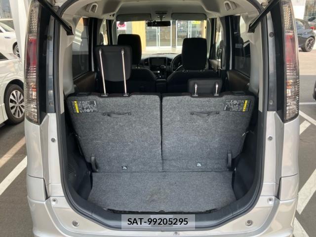 Nissan ROOX 2012-07 8686476-9