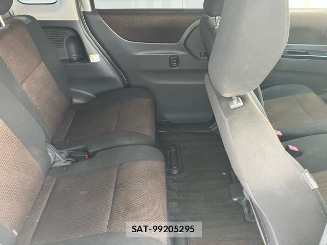 Nissan ROOX 2012-07 8686476-10