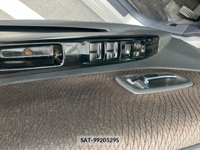 Nissan ROOX 2012-07 8686476-12