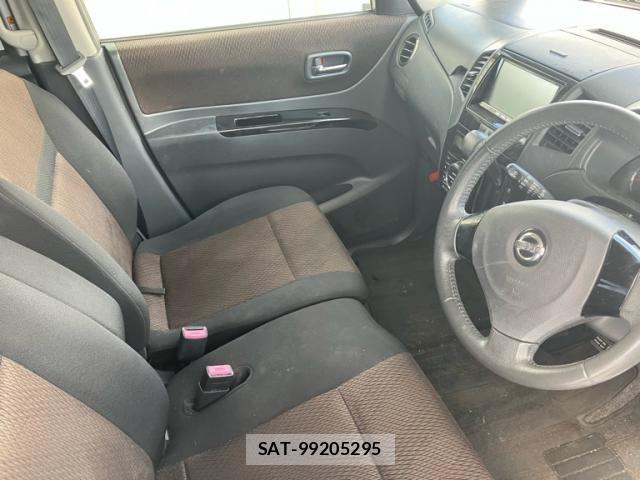 Nissan ROOX 2012-07 8686476-13