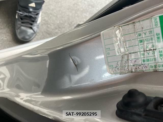 Nissan ROOX 2012-07 8686476-15