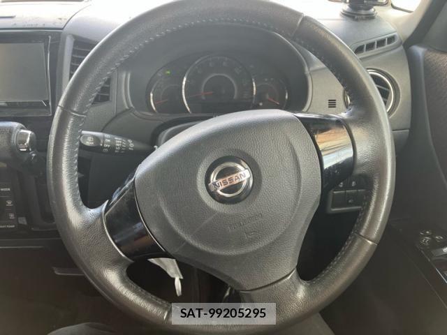 Nissan ROOX 2012-07 8686476-18