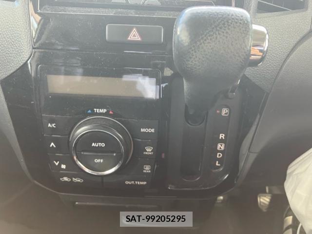 Nissan ROOX 2012-07 8686476-19